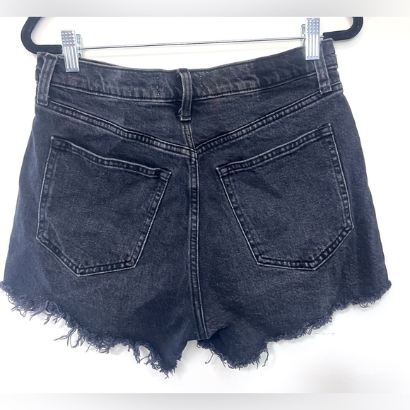 Abercrombie & Fitch High Rise 90’s Cutoff Black Denim Shorts, Size 28 - Picture 3 of 9